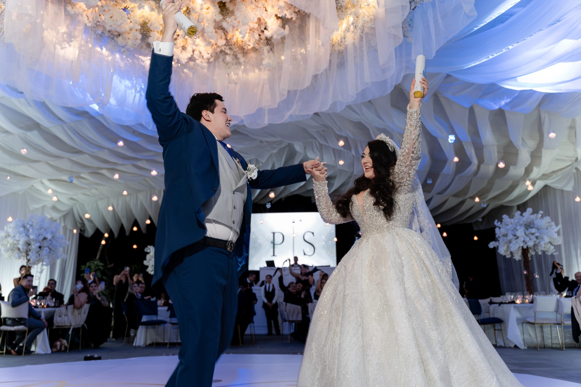Detalles de boda: anillos, zapatos y joyería — Alfredo Martínez Foto