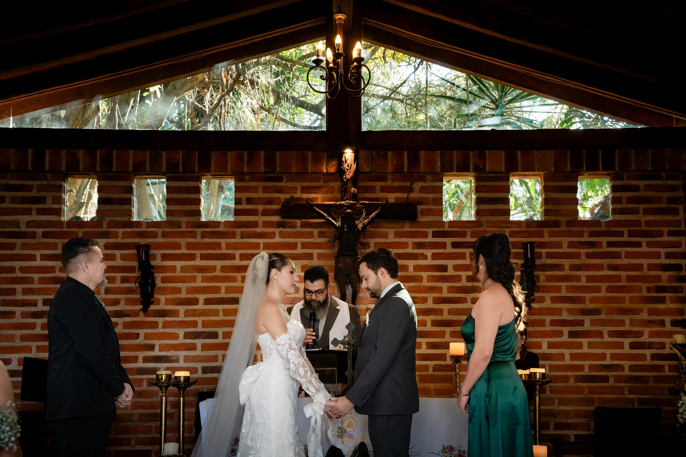 Preparativos de la novia antes de la ceremonia — Alfredo Martínez Foto